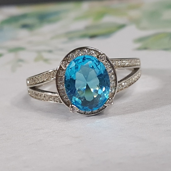 Simulated Blue Topaz with White Cubic Zirconia - Picture 2 of 8